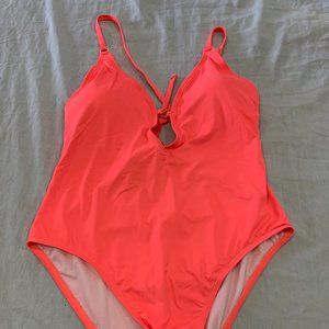 ❄️ NWT EMERALD BAY WOMENS ONE PIECE PLUNGING SWIMSUIT 14 ❄️